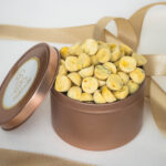 Boîte de friandises pour petit chien au poisson blanc, carotte, basilic et graines de chia