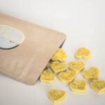 Sachet de friandises pour chien au poulet, courge butternut, menthe et curcuma