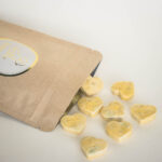 Sachet de friandises pour chien au poisson blanc, carotte, basilic et graines de chia